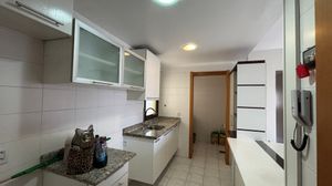Image 15 - 886237