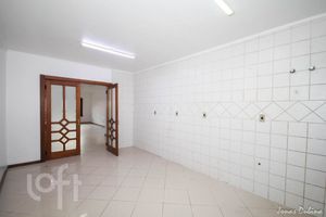 Image 6 - 886241