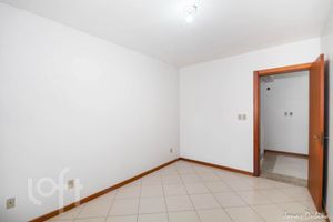 Image 15 - 886241