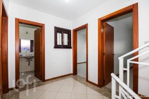 Image 8 - 886241