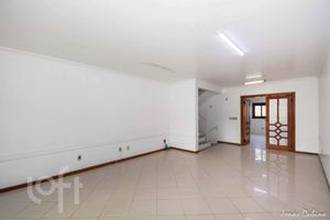 Image 4 - 886241