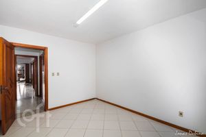 Image 11 - 886241