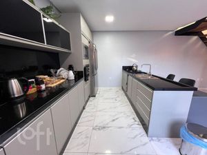 Image 8 - 886246