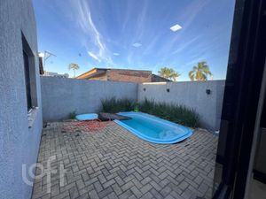 Image 10 - 886246