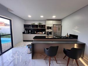 Image 13 - 886246