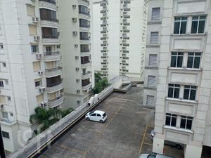 Image 15 - 886252