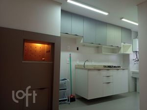 Image 17 - 886252