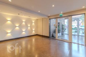 Image 1 - 886252