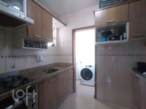 Image 4 - 886258