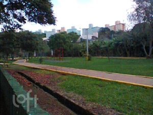 Image 20 - 886258