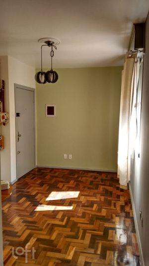 Image 17 - 886258