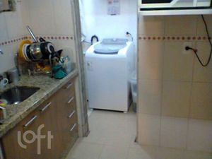 Image 4 - 886258