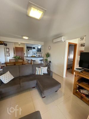 Image 10 - 886261