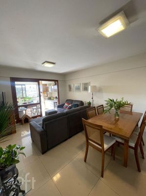 Image 14 - 886261