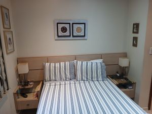 Image 8 - 886262