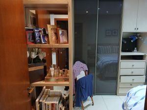 Image 17 - 886262