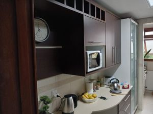 Image 20 - 886262