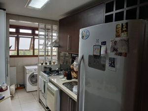 Image 21 - 886262