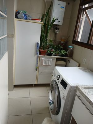 Image 24 - 886262