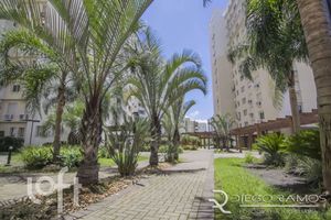 Image 42 - 886275