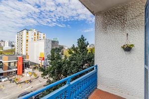 Image 3 - 886276