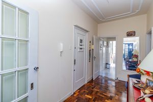 Image 10 - 886276