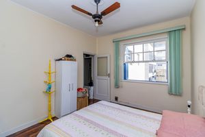 Image 18 - 886276