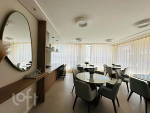 Image 10 - 886279