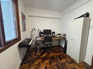 Image 20 - 886280