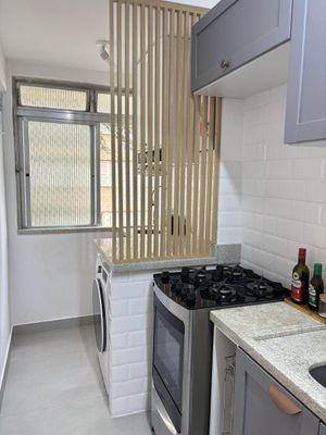 Image 11 - 886280