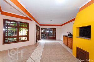 Image 8 - 886340