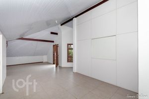 Image 37 - 886340