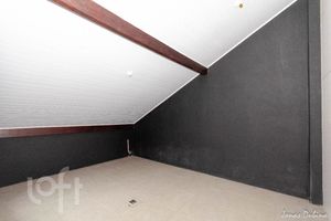 Image 35 - 886340