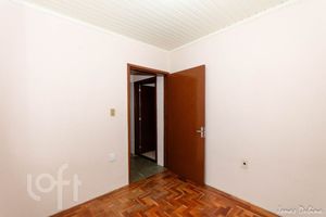 Image 21 - 886340