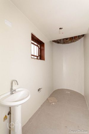 Image 34 - 886340