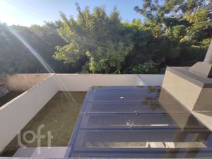 Image 9 - 886344
