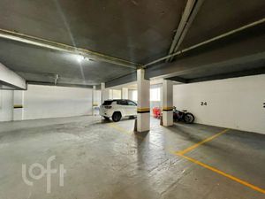 Image 8 - 886357