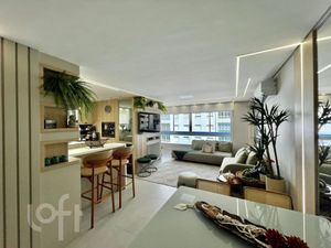 Image 22 - 886357