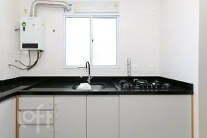 Image 10 - 886358