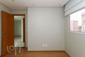 Image 4 - 886358