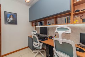 Image 18 - 886362