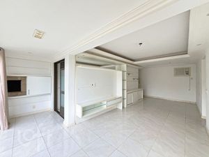 Image 8 - 886364