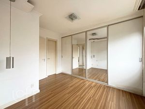 Image 14 - 886364