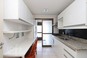 Image 11 - 886364