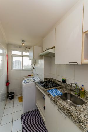 Image 26 - 886365