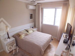 Image 14 - 886373