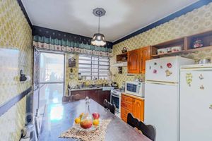 Image 18 - 886380