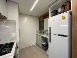 Image 10 - 886381