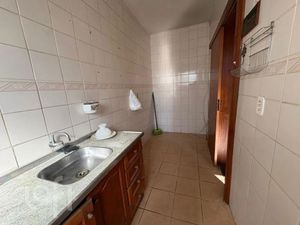 Image 13 - 886382