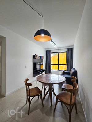 Image 11 - 886383